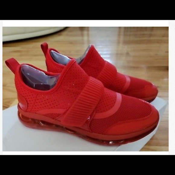 Aldo Shoes - ISO Red Erilisen Sneakers!👀